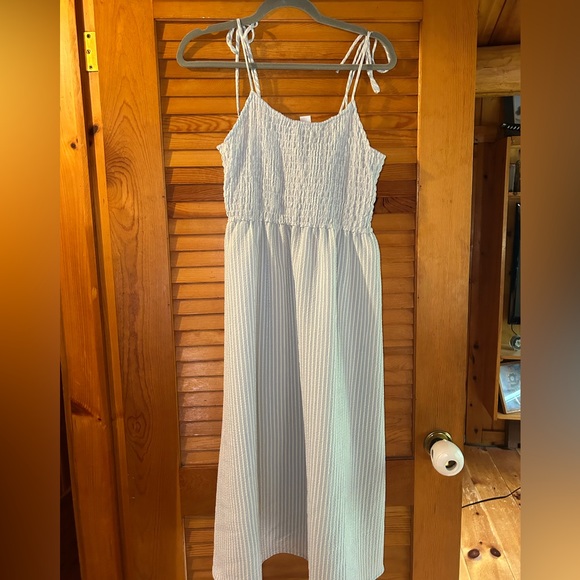 H&M Tie-Shoulder-Strap Smocked Dress - Picture 7 of 10